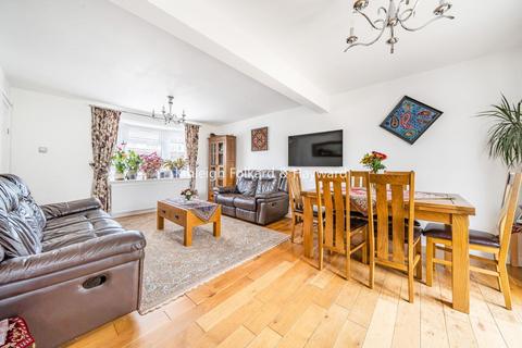 123 Bourne Vale, Bromley, BR2 7NY