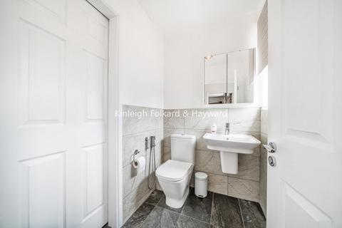 123 Bourne Vale, Bromley, BR2 7NY
