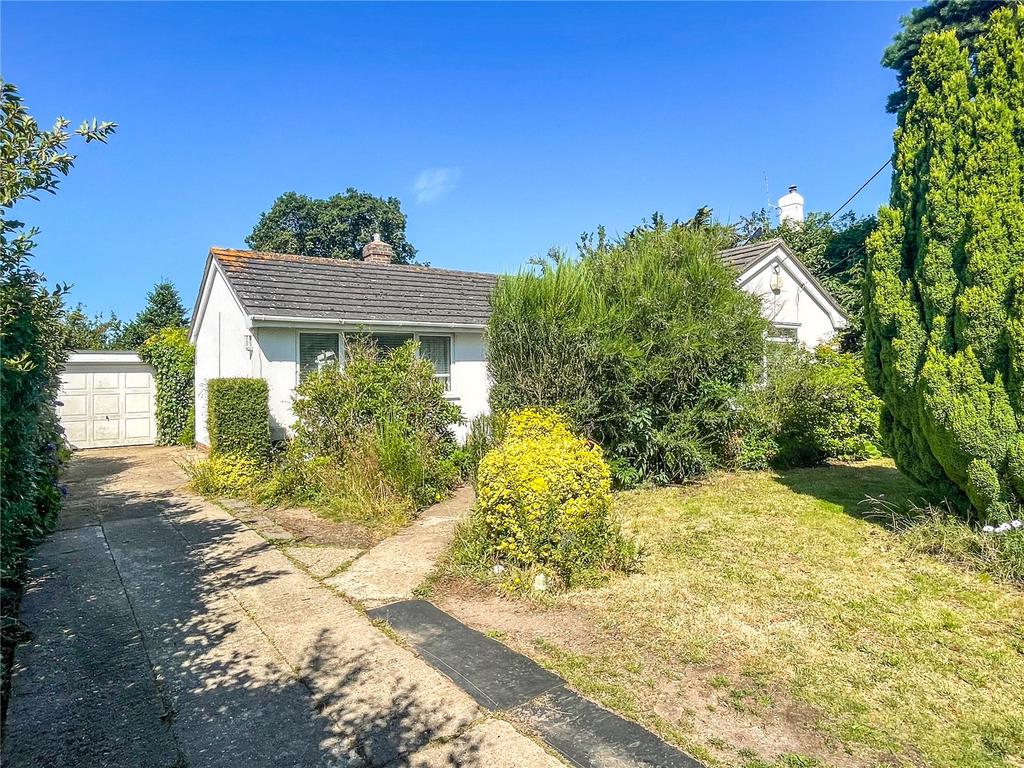 Brook Lane, Neacroft, Christchurch, Dorset, BH23 2 bed bungalow for