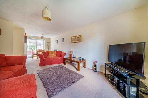 4 Cliff Bastin Close, Exeter, EX2 5QW