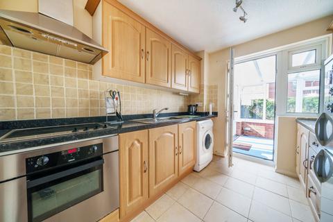4 Cliff Bastin Close, Exeter, EX2 5QW