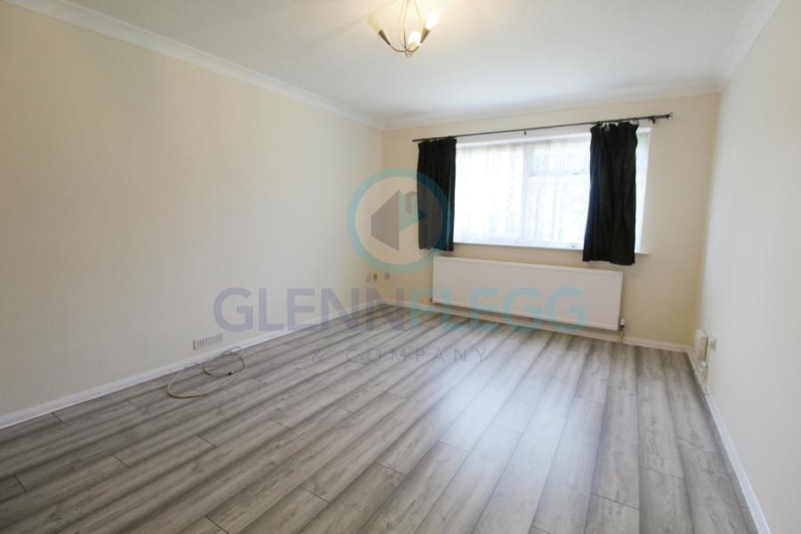 *LET AGREED*Welland Close... 2 bed apartment £1,250 pcm (£288 pw)