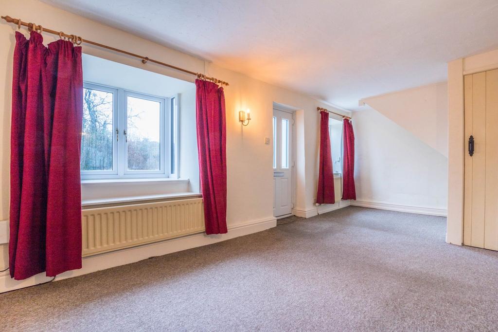 Sitting room with study space
