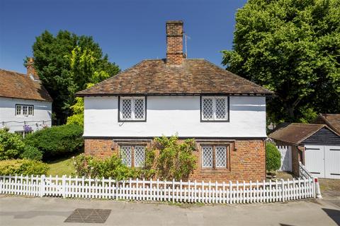 3 bedroom detached house for sale, Clements Cottage, The Square, Chilham