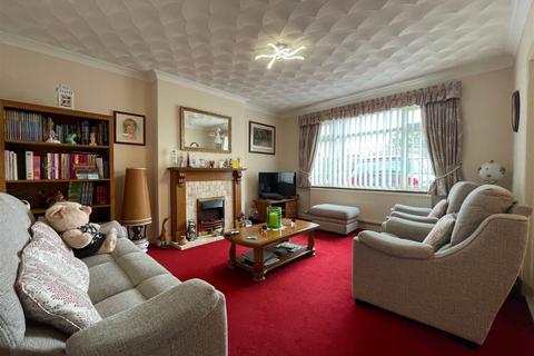 3 bedroom detached house for sale, High Road, Gorefield