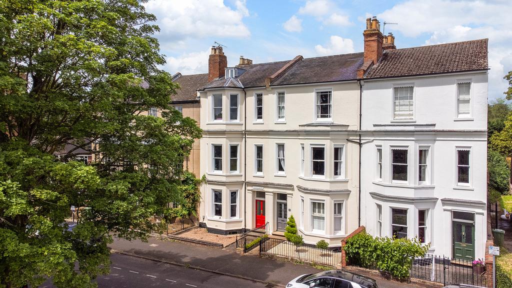 Newbold Terrace East, Leamington Spa, Warwickshire CV32 4EY 3 bed