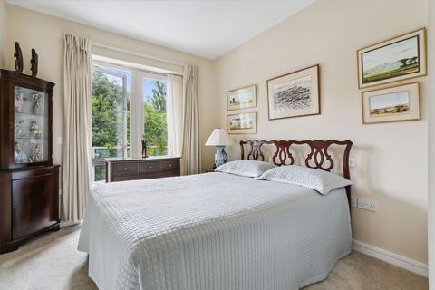 2 bedroom flat for sale, Melliss Avenue, Richmond, Surrey