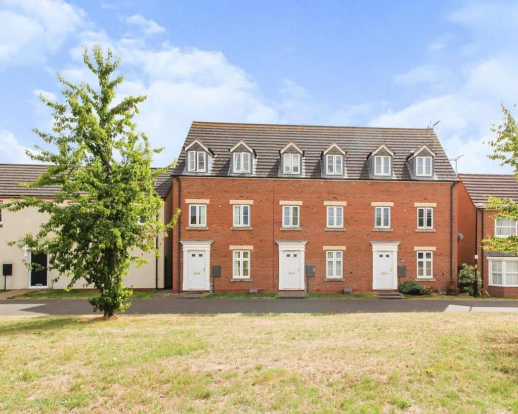 Elizabeth Way, Coventry, West Midlands, CV2 2LR 4 bed property for sale £230,000