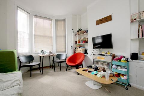 1 bedroom flat to rent, Valliere Road, Kensal Green