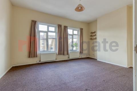 2 bedroom flat to rent, Wellfield Road, London SW16