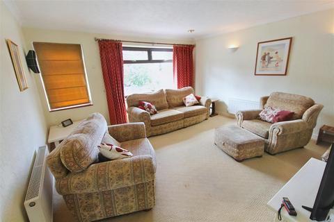 11 Cedar Close, Hutton, Brentwood, CM13 1NE