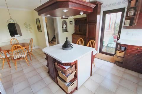 11 Cedar Close, Hutton, Brentwood, CM13 1NE
