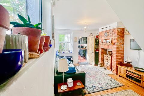 2 bedroom semi-detached house for sale - Pylewell Road, Hythe