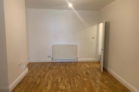 4 bedroom terraced house for sale - Ashbourne Road, Mitcham, Surrey, CR4
