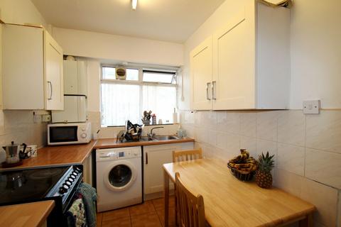 3 bedroom flat for sale, Camden Road, London NW1