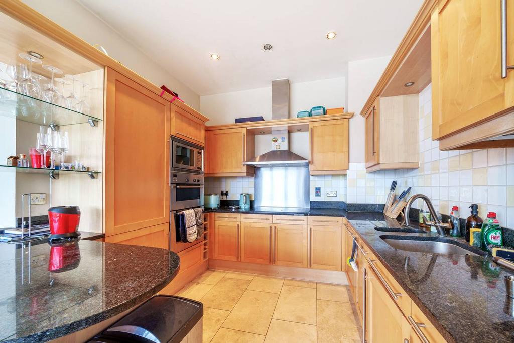 Prices Court, Battersea, London, SW11 4 bed flat for sale £1,400,000