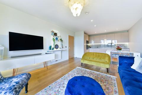 2 bedroom apartment for sale, Copland Court, Durham Wharf Drive, Brentford, TW8.