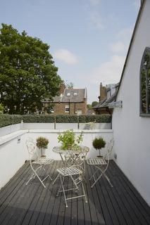 4 bedroom detached house for sale - Trinity Close, London NW3