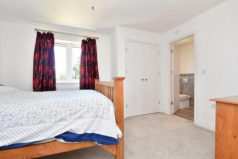 38 Bramley Vale, Cranleigh, GU6 7FY