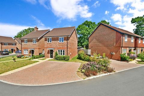 38 Bramley Vale, Cranleigh, GU6 7FY