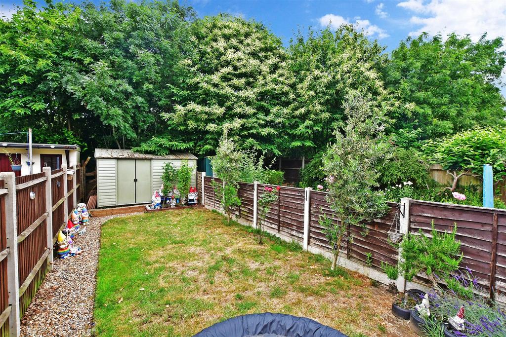 The Spires, Strood, Rochester, Kent 2 bed terraced house £250,000