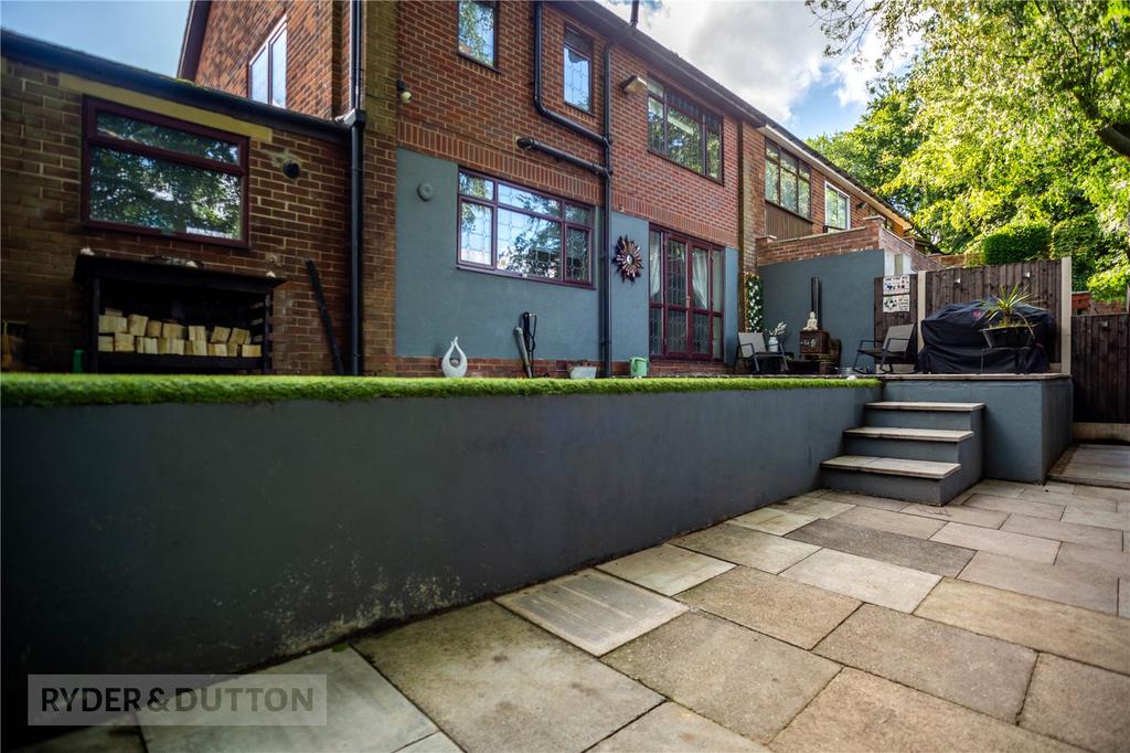 Thorncliffe Park, Royton, Oldham, Greater Manchester, OL2 4 bed semi