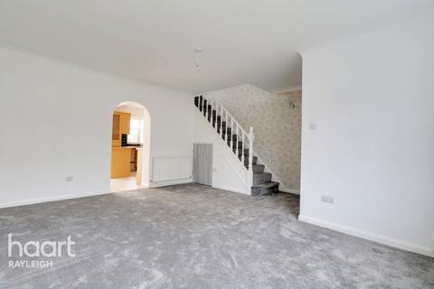 4 Blower Close, Rayleigh, SS6 8HW