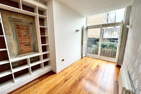 3 bedroom terraced house for sale, Langhorne Street, Royal Military Academy, Woolwich, London, SE18 4AU