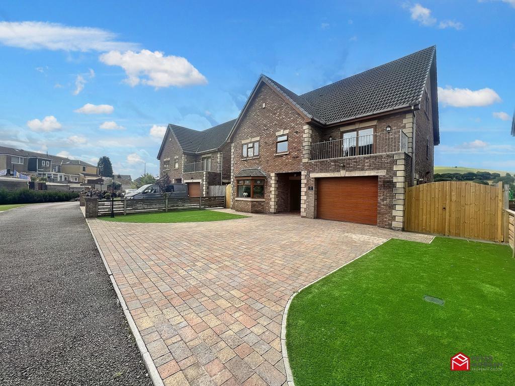 St. Davids Court, Maesteg. CF34 0BF 6 bed detached house for sale £