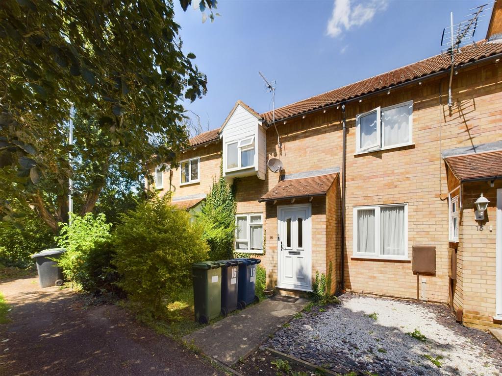 Ashton Gardens, Huntingdon, Cambridgeshire. 2 bed terraced house for