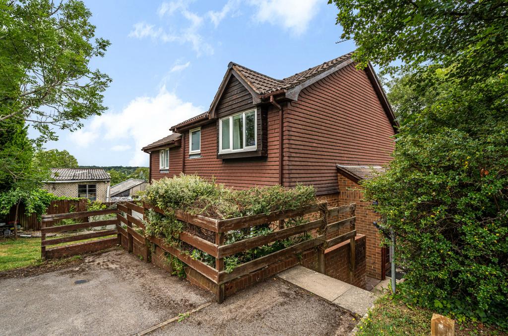 St. Peters Gardens, Wrecclesham, Farnham, Surrey, GU10 1 bed terraced