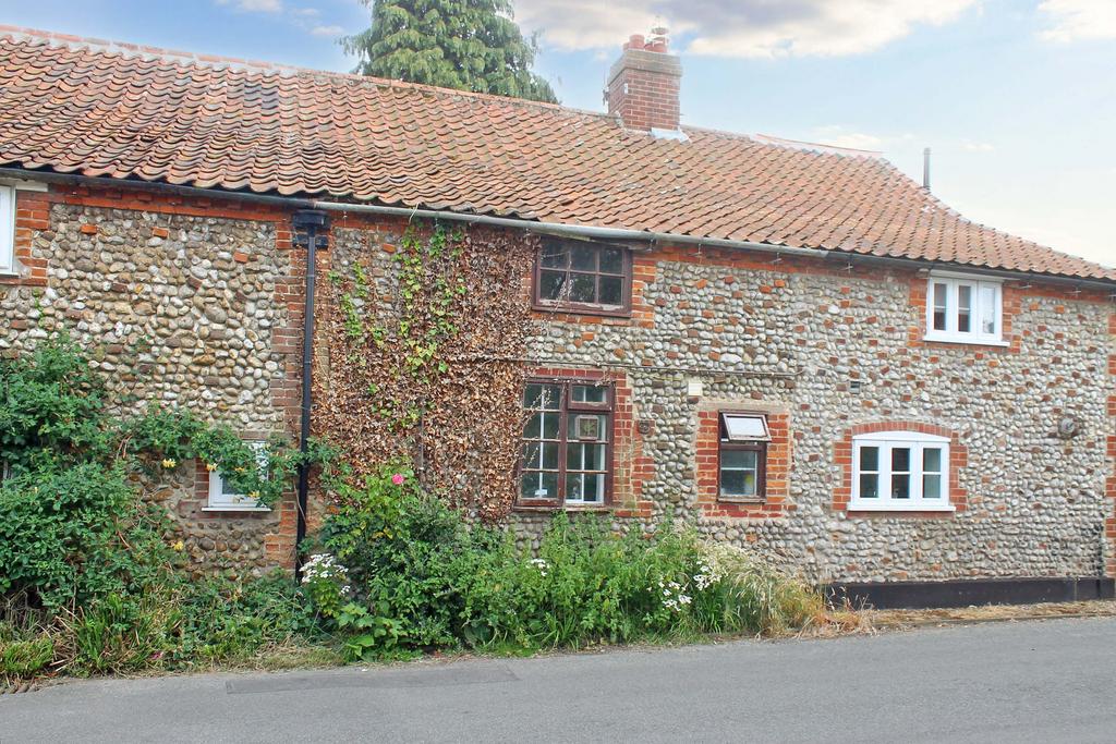 Grove Lane, Holt NR25 2 bed terraced house £200,000