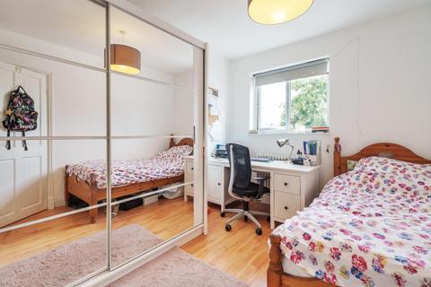 64 Crampton Road, London, SE20 7AT