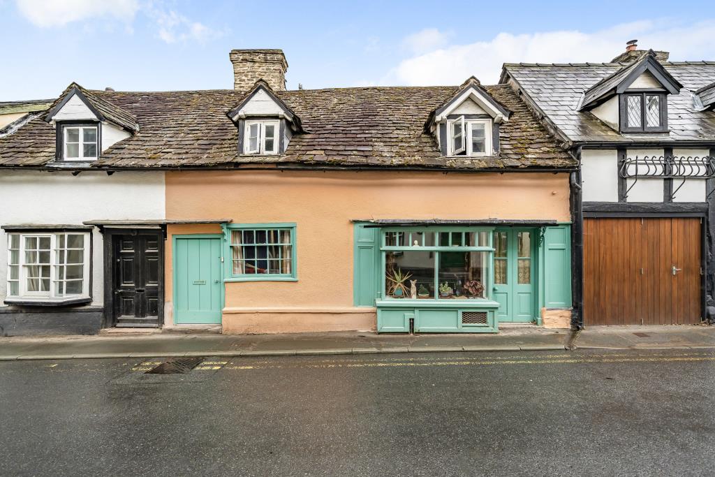 Kington, Herefordshire, HR5 3 bed terraced house for sale £235,000