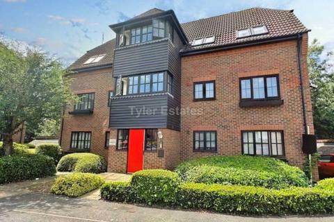19 Box Close, Laindon, Basildon, SS15 4AG