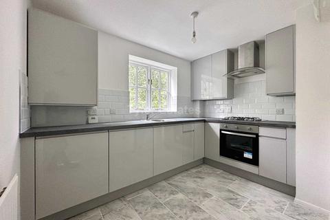 19 Box Close, Laindon, Basildon, SS15 4AG