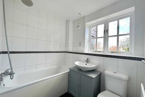 19 Box Close, Laindon, Basildon, SS15 4AG