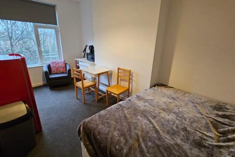 1 bedroom flat to rent, Flat C, Conference Road, Armley, Leeds, LS12 3DX