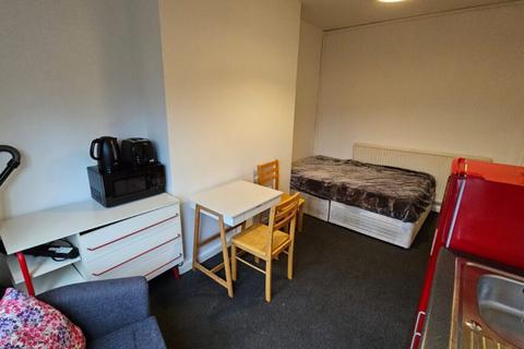 1 bedroom flat to rent, Flat C, Conference Road, Armley, Leeds, LS12 3DX