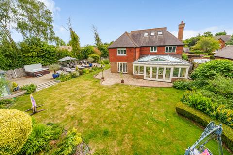 5 bedroom detached house for sale, Brownings Orchard, Rodmersham, Sittingbourne, Kent, ME9