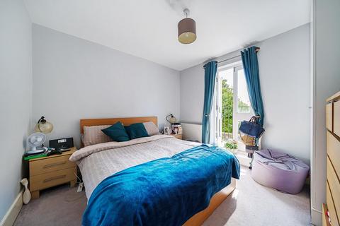 2 bedroom flat for sale, Balham High Road, Balham