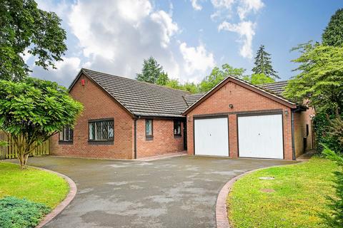 4 bedroom detached bungalow for sale - Queen Eleanors Drive, Knowle, B93