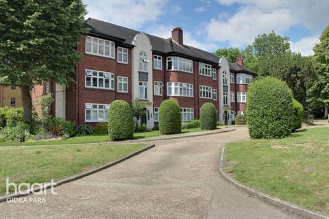 Flat 7, Hill Court Main Road, Romford, RM1 3DA