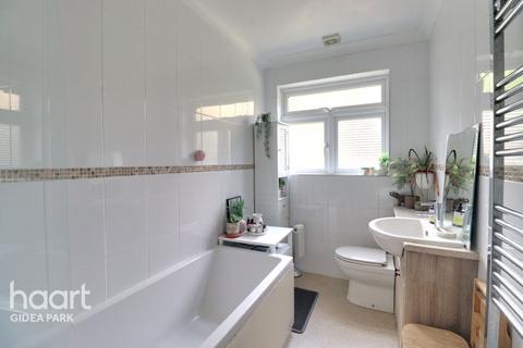 Flat 7, Hill Court Main Road, Romford, RM1 3DA