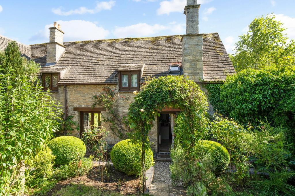 Aston Road, Bampton, Oxfordshire, OX18 3 bed semidetached house for