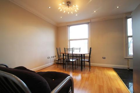 2 bedroom apartment to rent, Cardwell Terrace, London N7