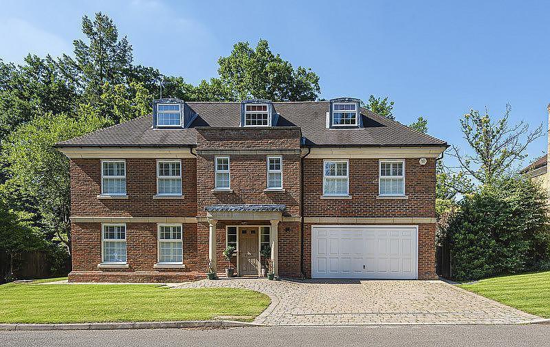 White Pillars, Holly Bank Road, Woking, GU22 6 bed detached house for ...