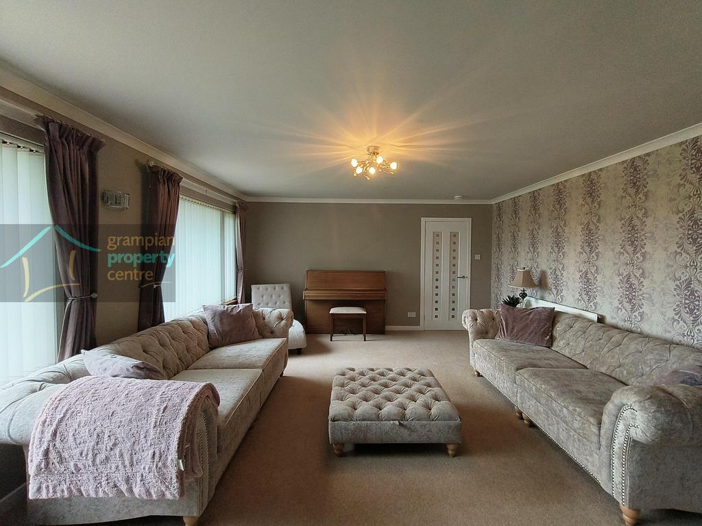 Lounge 3