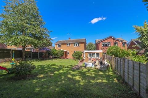 4 bedroom detached house for sale, Leconfield Road, Loughborough, LE11