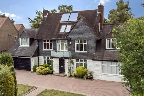 9 School Close, High Wycombe, HP11 1PH